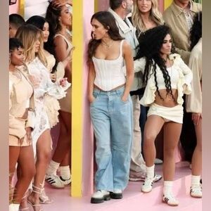 White platform doc marten sinclair boot size7
As worn by JessicaAlba @2026 SB!